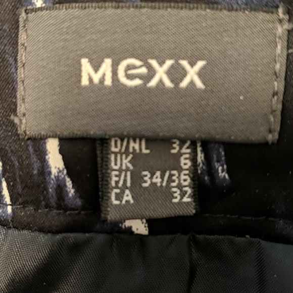 Multi color skirt - Picture 3 of 3